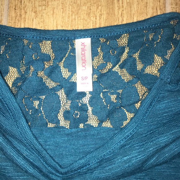 BLUE PATTERN TOP - Picture 3 of 3